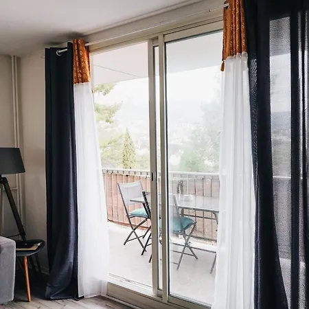 Panorama Mediterraneen Vue Exceptionnelle Sur Le Mont Caume Et Faron 3 69m2 Lejlighed *